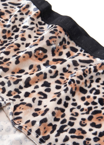 Труси Victoria's Secret трусики-шорти леопардові світло бежеві повсякденні поліестер