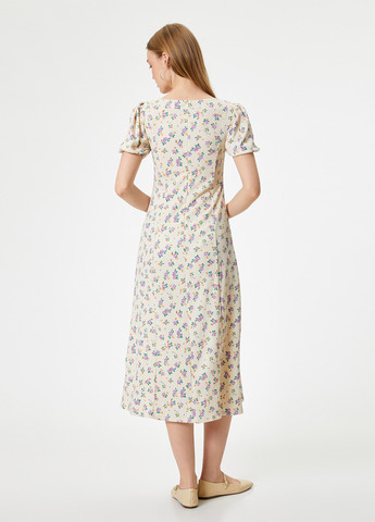 Молочное кэжуал платье а-силуэт KOTON с цветочным принтом