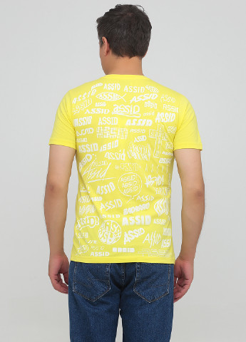 Желтая футболка Universal