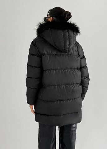 Чорна зимня куртка SHEIN