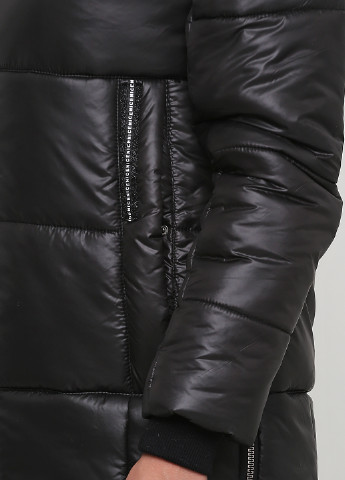 Чорна зимня куртка R&G