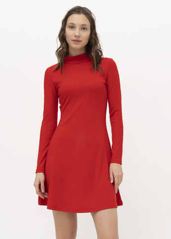 Красное кэжуал трикотажное платье-гольф платье-водолазка KASTA design однотонное