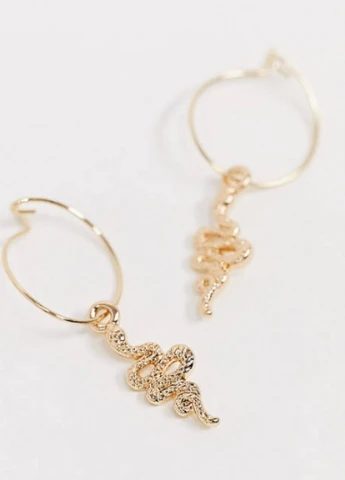 Серьги Liars & Lovers с змеиным шармом S07 золотистые Asos (228702192)
