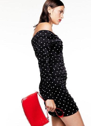 Черно-белое кэжуал, коктейльное платье с открытыми плечами H&M в горошек