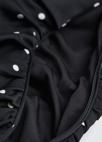 Черно-белое кэжуал, коктейльное платье с открытыми плечами H&M в горошек