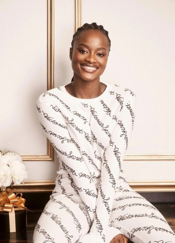 Белая всесезон пижама (лонгслив, брюки) лонгслив + брюки Victoria's Secret