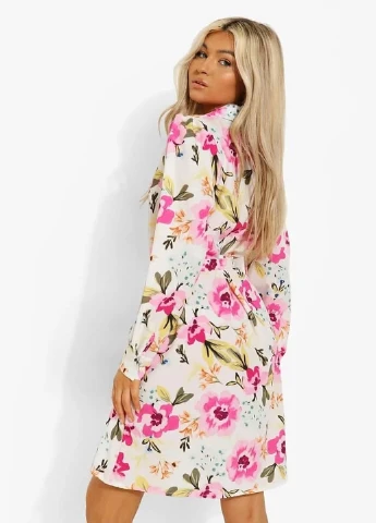 Білий кежуал плаття, сукня Boohoo з квітковим принтом