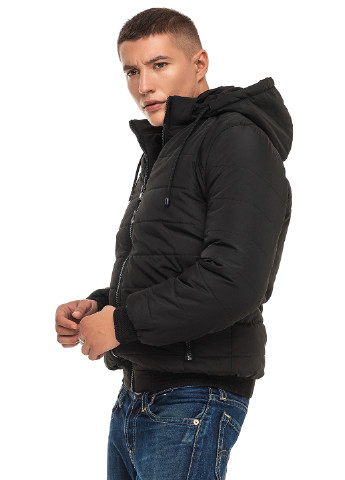 Черная зимняя куртка Кариант