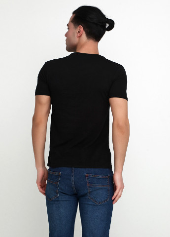 Черная футболка Evren