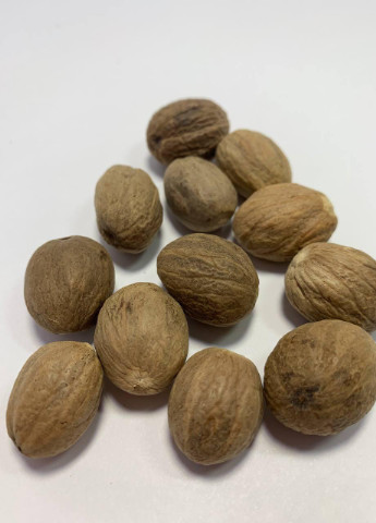Мускатный орех целый 1 кг No Brand (251407579)