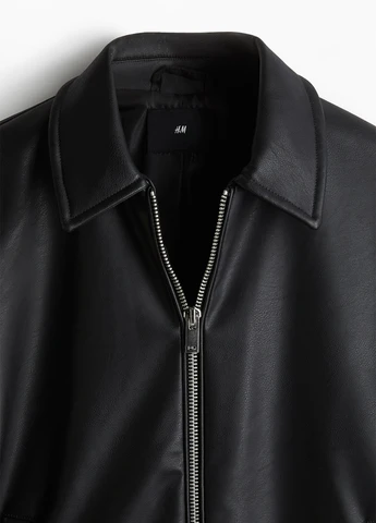 Черная демисезонная куртка H&M