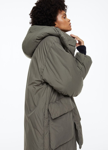 Оливковая (хаки) демисезонная куртка подовжена вільного крою H&M
