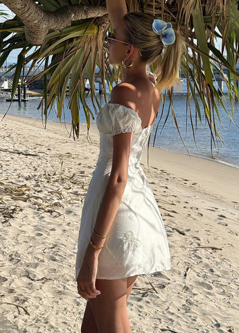 Белое кэжуал платье силуэтная SHEIN однотонное