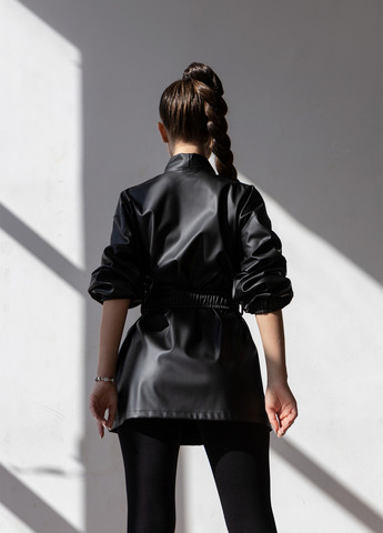 Чорна демісезонна куртка TOTALFIT