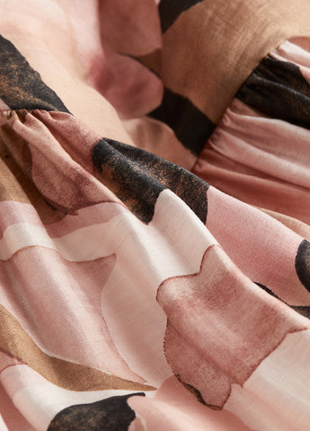 Светло-розовое кэжуал платье на одно плечо H&M с цветочным принтом