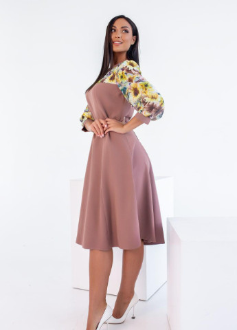 Темно-бежевое женское платье со вставками из принтованого шифона бежевое 381706 New Trend