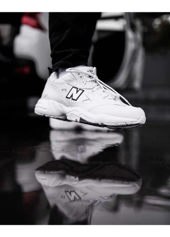 Білі кросівки демісезон New Balance