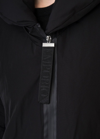 Чорна зимня куртка Emporio Armani