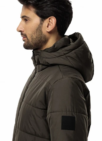 Темно-коричнева зимня куртка Jack Wolfskin