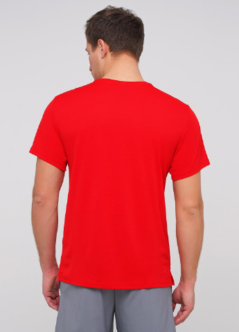 Червона футболка Nike