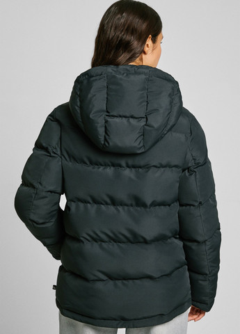 Чорна зимня куртка Pepe Jeans