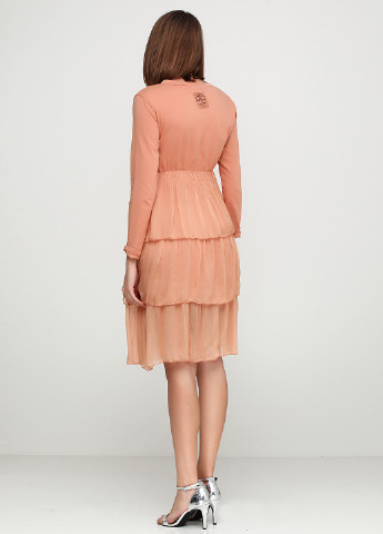 Персиковое кэжуал платье Miho's однотонное