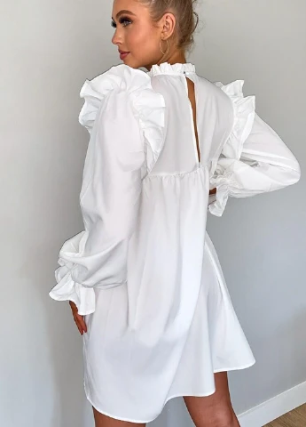 Белое кэжуал платье оверсайз PrettyLittleThing однотонное