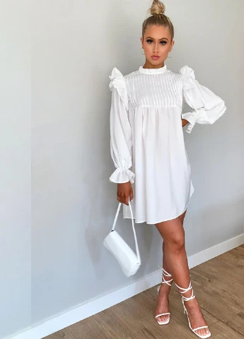 Белое кэжуал платье оверсайз PrettyLittleThing однотонное