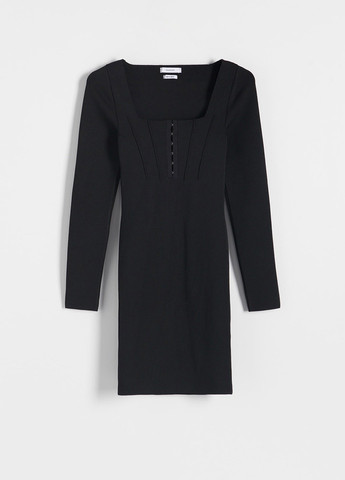 Черное кэжуал платье футляр Reserved однотонное