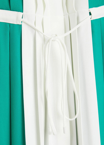 Белое кэжуал платье плиссированное Tommy Hilfiger в полоску