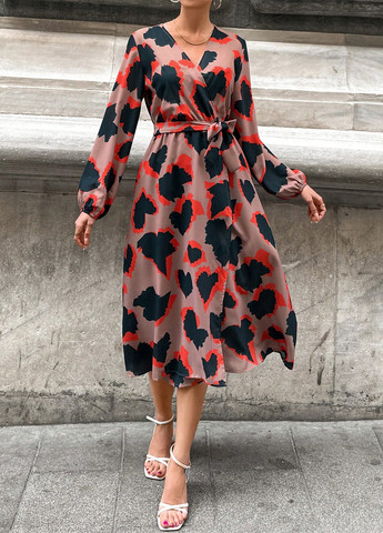 Комбинированное кэжуал платье на запах SHEIN с абстрактным узором