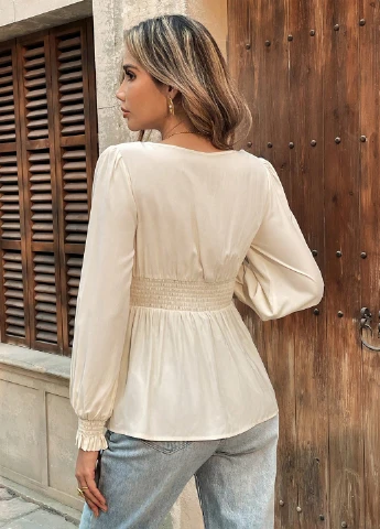 Кремова блуза з баскою SHEIN
