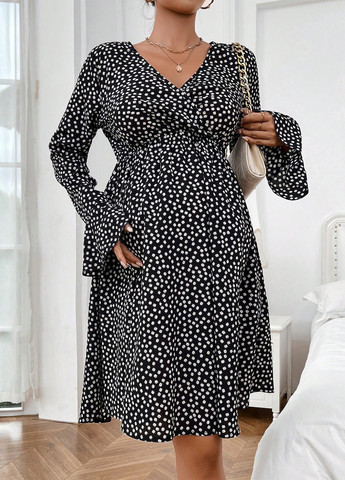 Черное кэжуал платье клеш SHEIN с цветочным принтом