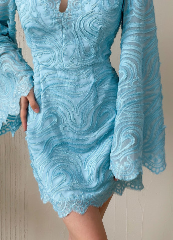 Голубое кэжуал голубое мини платье с расклешенными рукавами а-силуэт Finders Keepers однотонное
