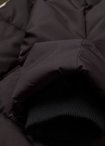 Черная зимняя куртка H&M