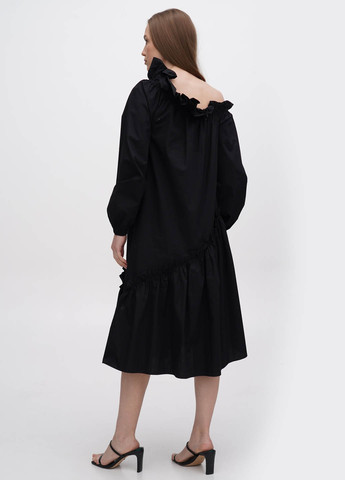 Черное кэжуал платье с открытыми плечами, оверсайз NA-KD однотонное