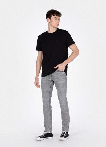 Серые демисезонные прямые джинсы Colin's