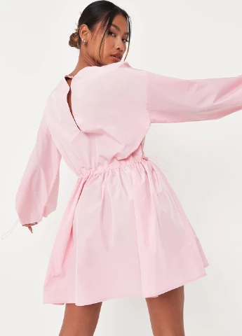 Светло-розовое кэжуал платье клеш Missguided однотонное