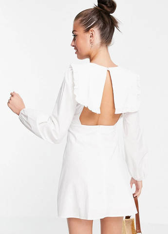 Білий кежуал сукня з відкритою спиною Fashion Union однотонна