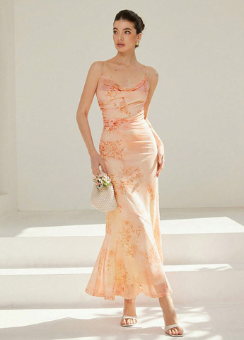 Персикова кежуал сукня з відкритою спиною SHEIN з квітковим принтом