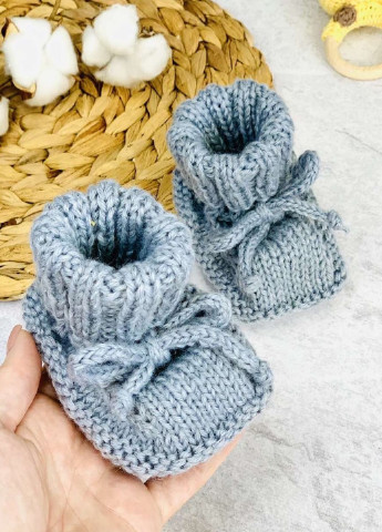 Серые вязаные носочки пинетки на завязках для новорожденных малышей размер 0-6 месяцев, 11 см Lukoshkino