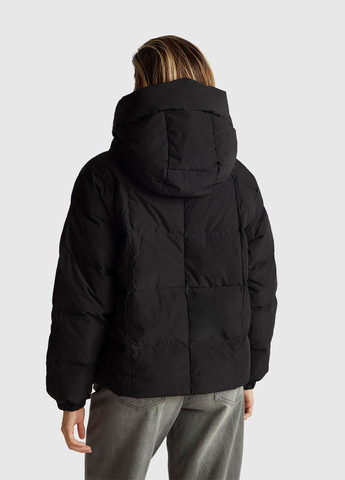 Чорна демісезонна куртка United Colors of Benetton