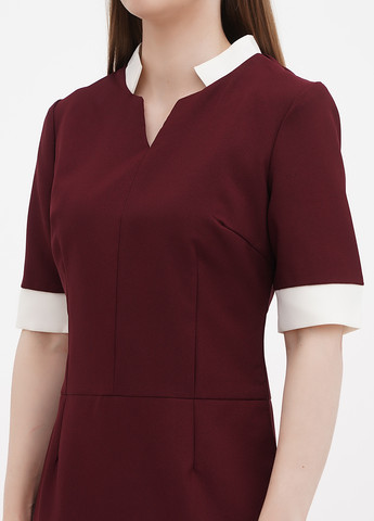 Бордовое кэжуал платье футляр Rebecca Tatti однотонное