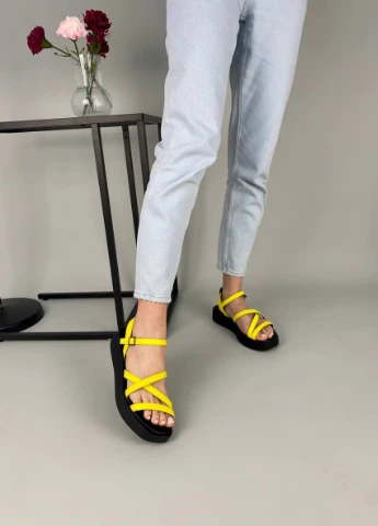Желтые босоножки shoesband Brand без застежки