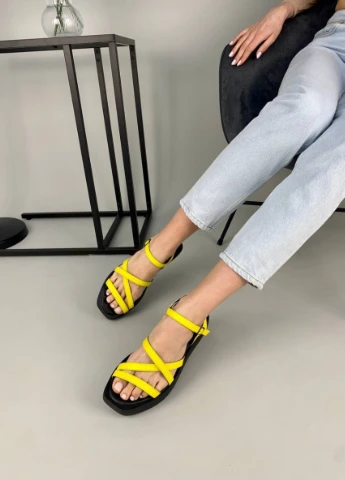 Желтые босоножки shoesband Brand без застежки