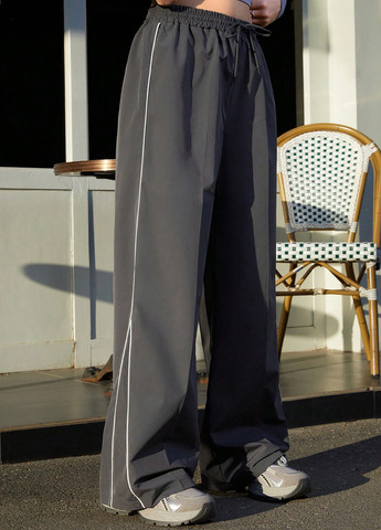 Серые спортивные демисезонные брюки SHEIN