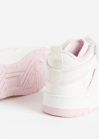 Светло-розовые демисезонные кроссовки H&M