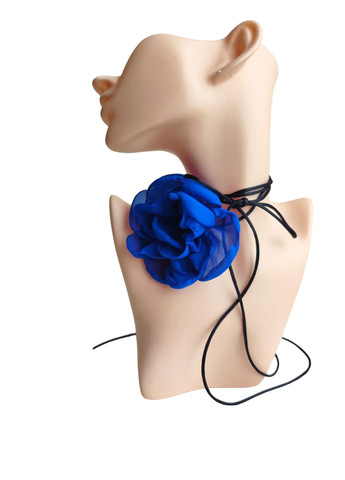 Трендовий чокер шовкова троянда синього кольору на шнурку, квітка чокер, прикраса на шию з трояндою Ksenija Vitali (261855922)