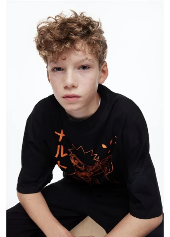 Черная демисезонная футболка H&M