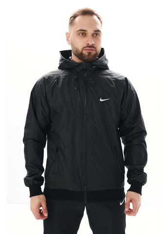 Черная демисезонная куртка windrunner jacket Nike